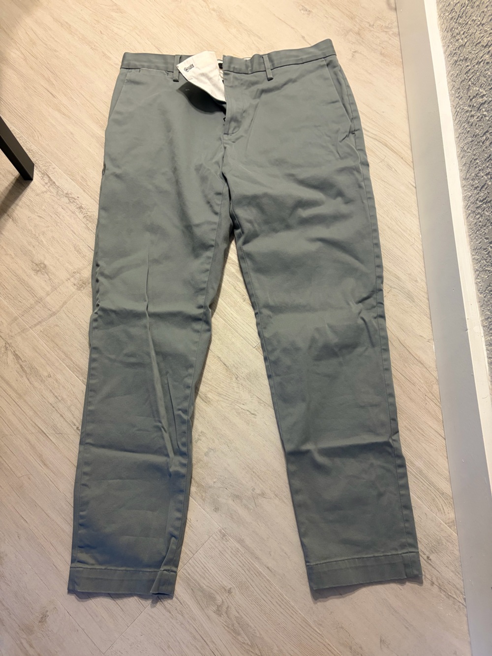 Men’s banana republic chino pant
